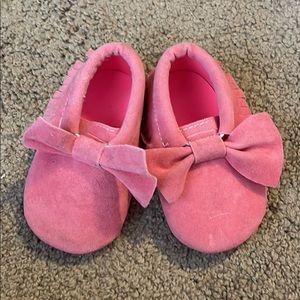 Infant/baby girl pink moccasins